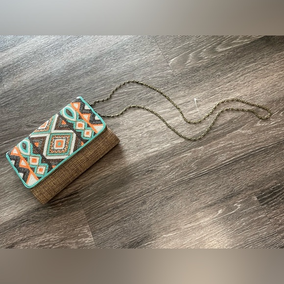 NWOT Beaded Southwestern Design Clutch Bag with Chain Strap - Picture 5 of 7